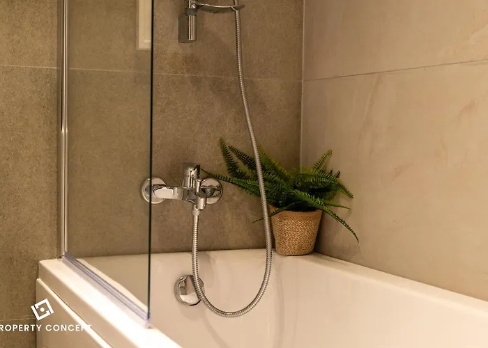 921 * Бухарест